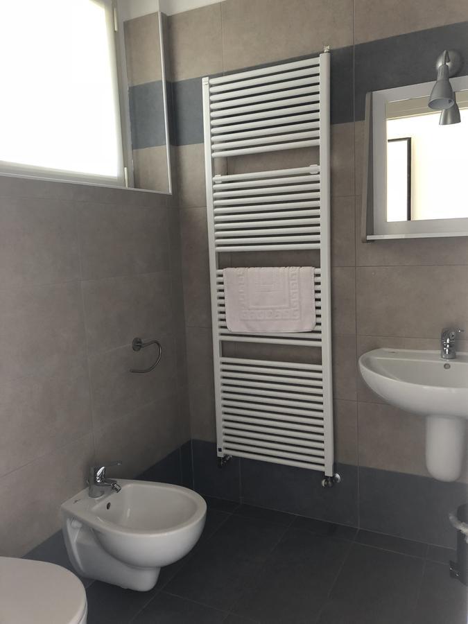 Cascina Monte Diviso Hostel Gallarate Luaran gambar